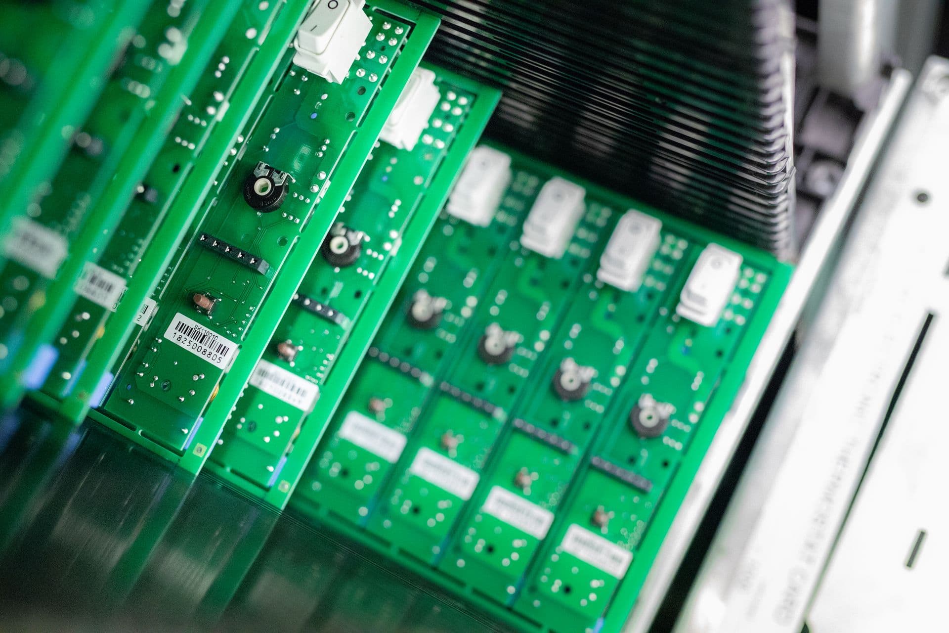 252605 Electronics Industry Web Version 1920px