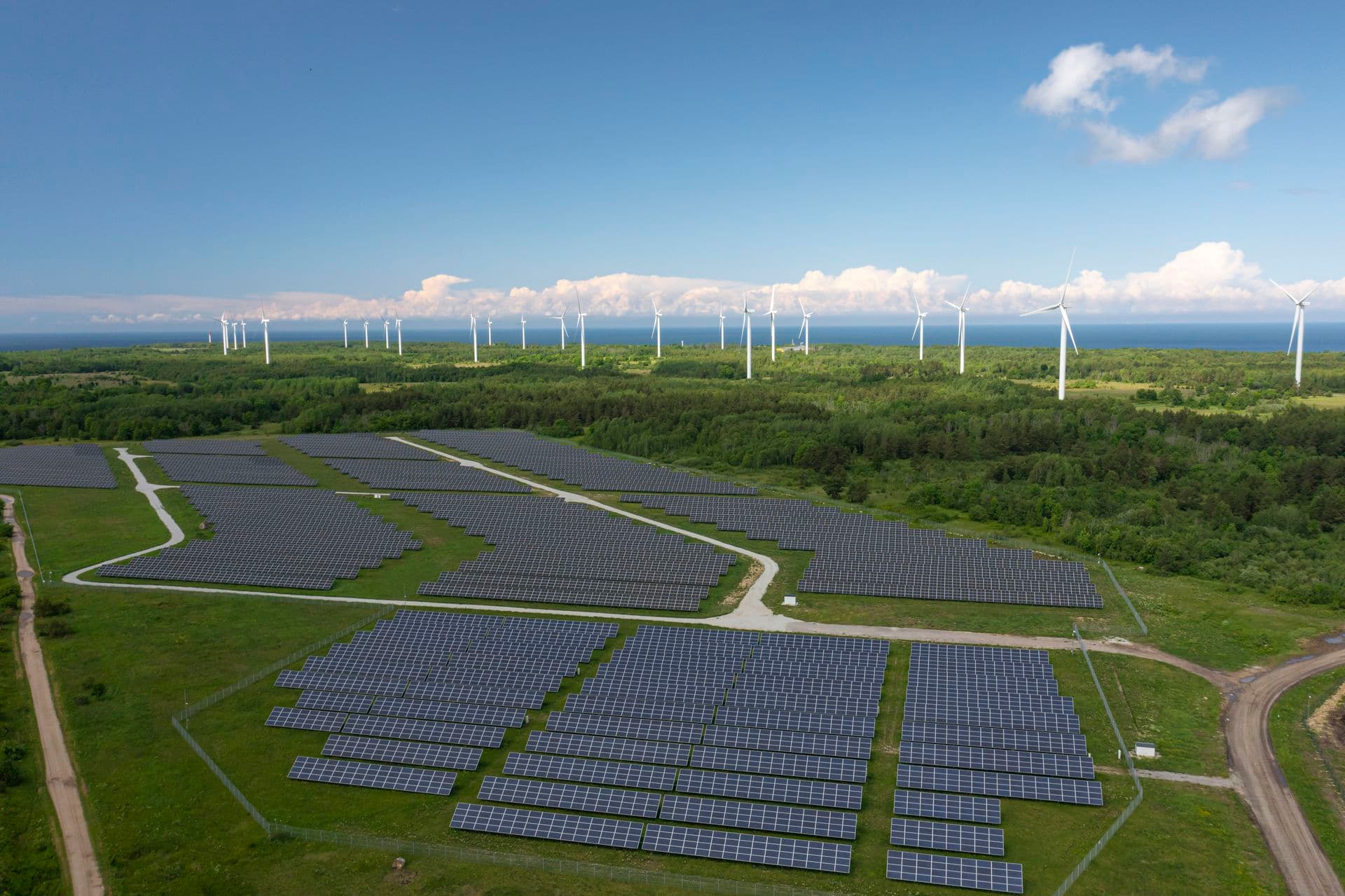 658818 Solar Panels and Wind Turbines Web Version 1920px