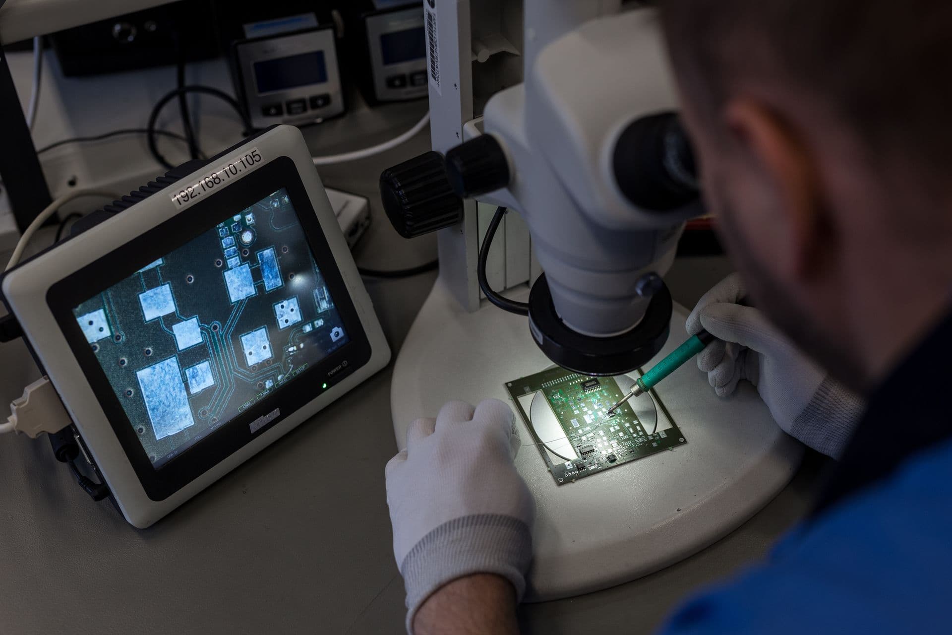 253284 Soldering of a Circuit Board Web Version 1920px