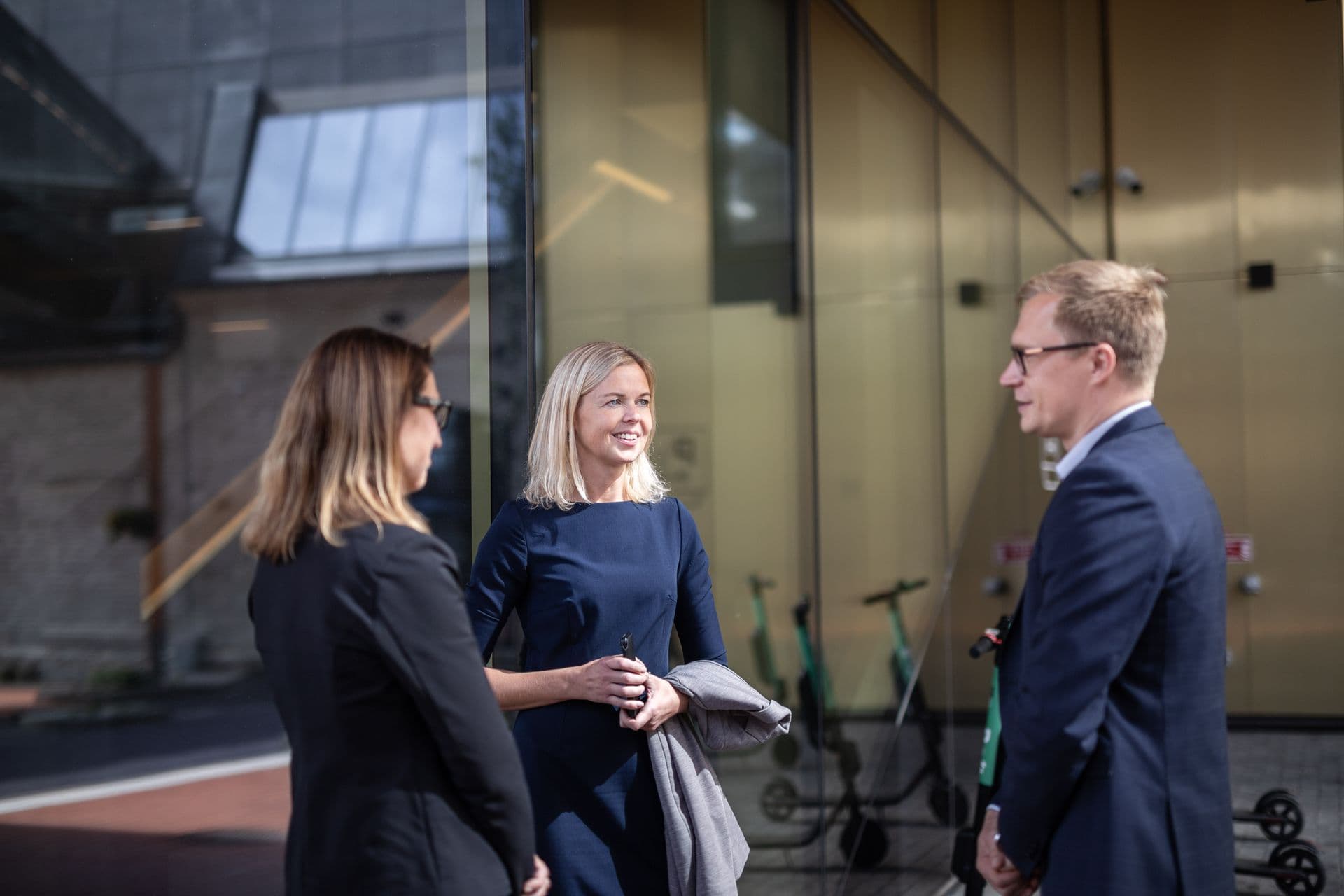 252732 Business People Web Version 1920px