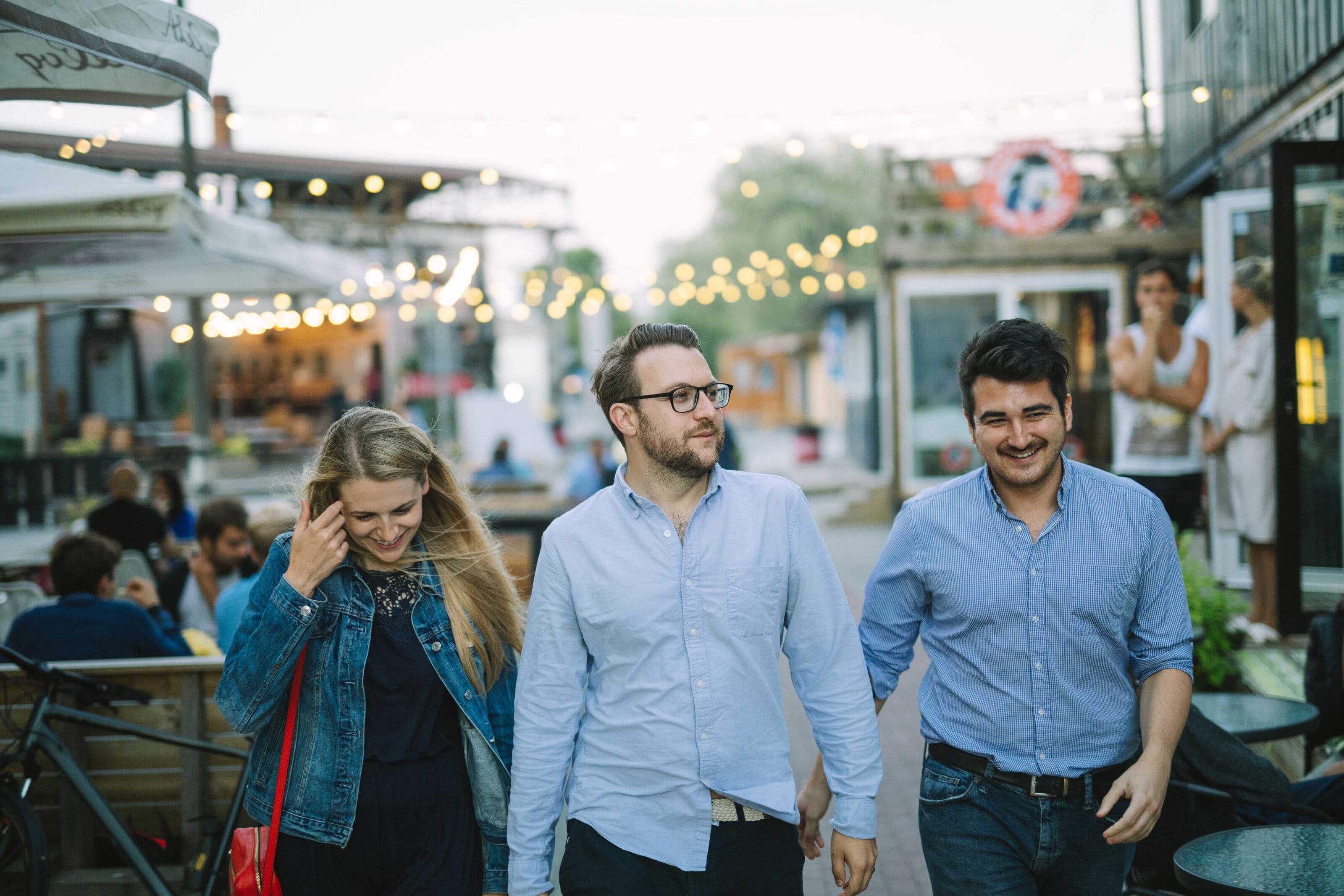 252873 Friends Walking in Telliskivi1 Optimized 2000