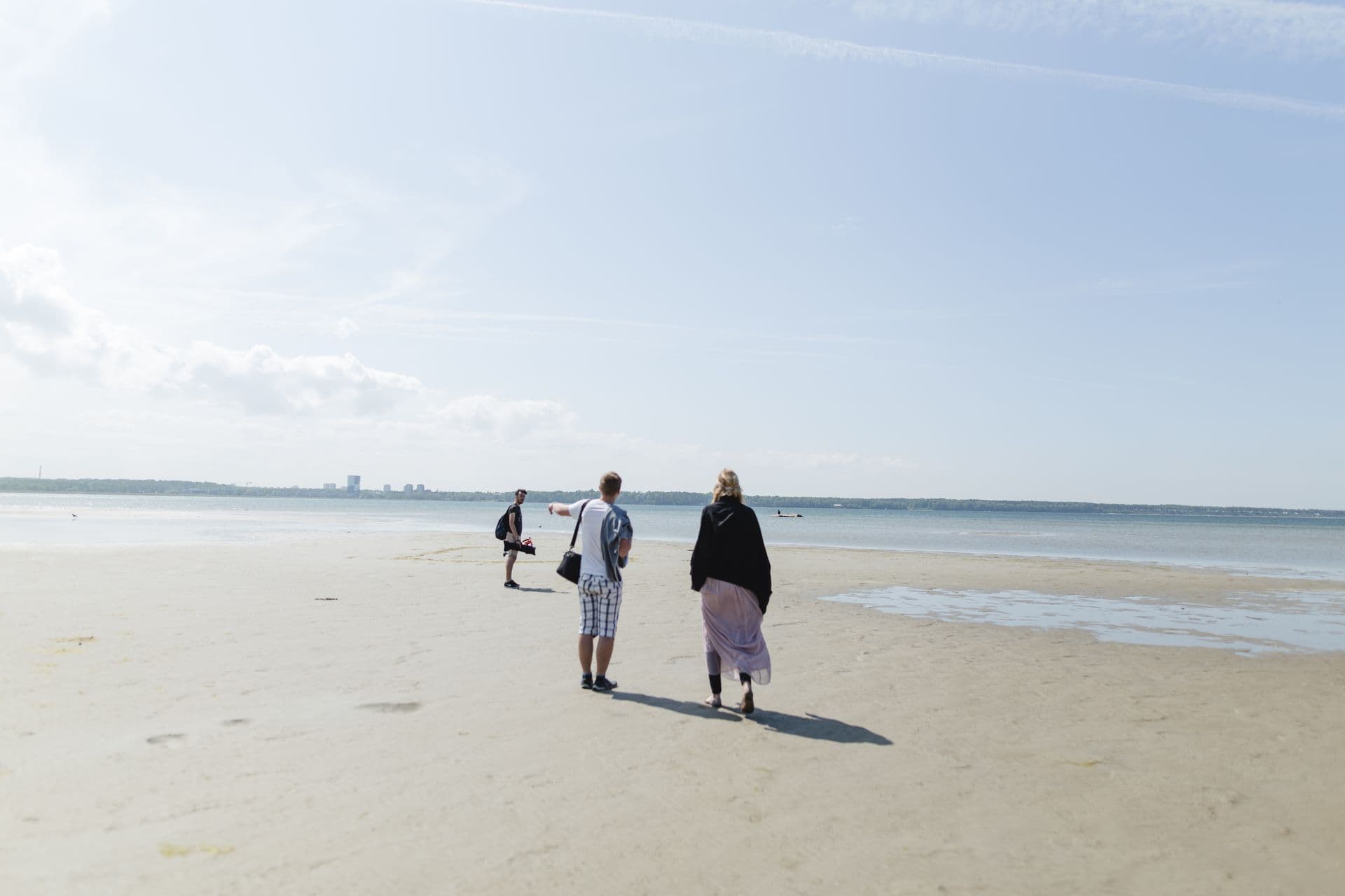 253255 Seaside and People Web Version 1920px