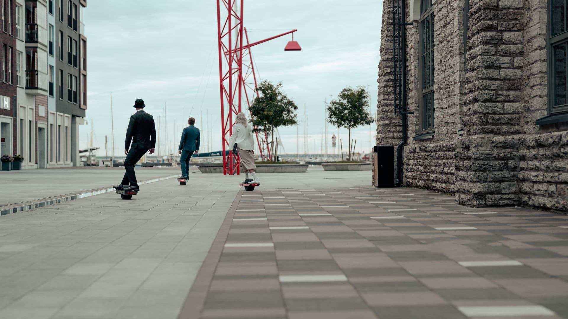 751190 Riding Onewheel Web Version 1920px