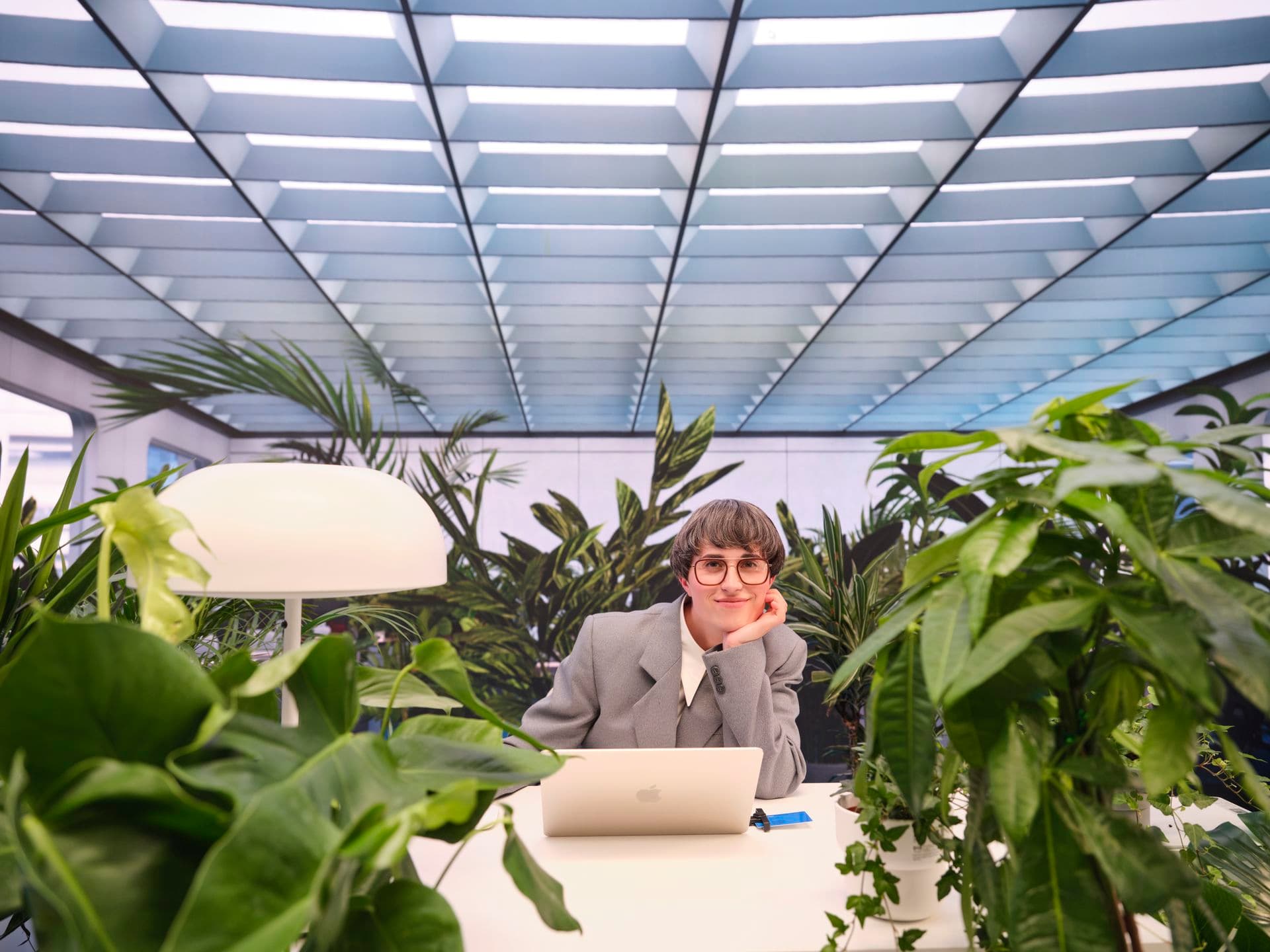 720492 Woman With Laptop Web Version 1920px